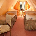 فندق Logis Saint-martin 3*