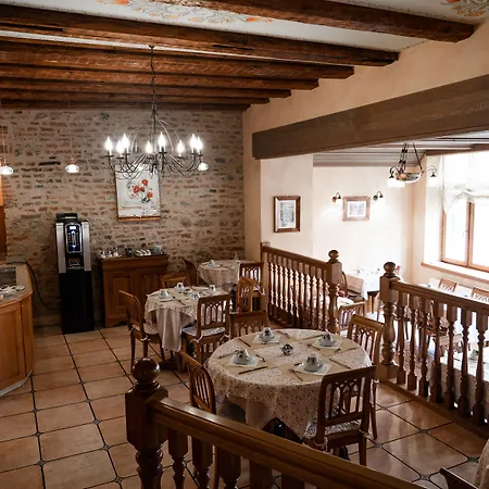 Logis Saint-martin 호텔 3*